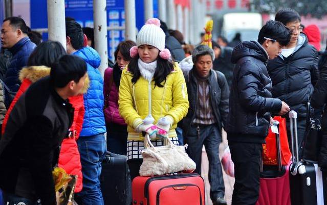 raybet雷竞技app农村女孩城里做保洁员一条“无赖”小广告天天出现成就好姻缘家政(图1)