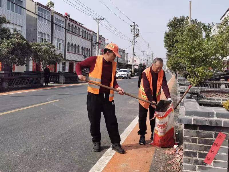 raybet雷竞技入口雷竞技RAYBET春节我raybetapp在岗：云梦养护工人坚守岗位 公路保洁不停歇(图2)